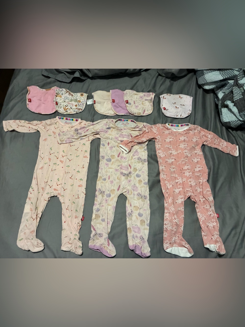 3 magnetic me modal footsies and 6 magnetic me bibs.